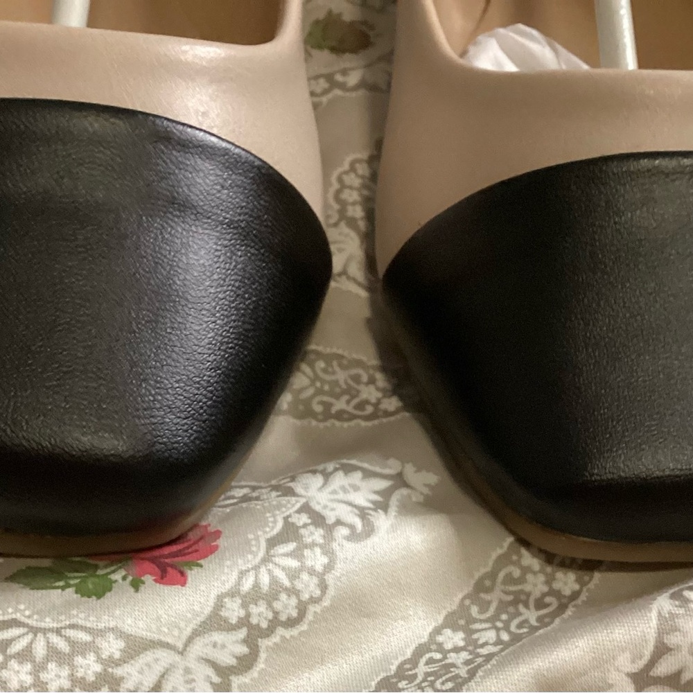 Qupid Tulin Cream and Black Flats Minimalist Loafers Size 6 & 8 - Picture 3 of 9